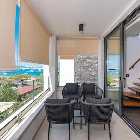 Penthouse Croatiendream With 3 Bedrooms, Pool And Sea View
