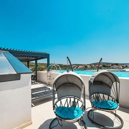 Penthouse Croatiendream With 3 Bedrooms, Pool And Sea View * Sukošan