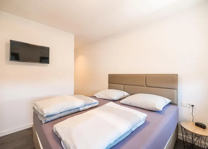 Penthouse Croatiendream With 3 Bedrooms, Pool And Sea View Sukošan