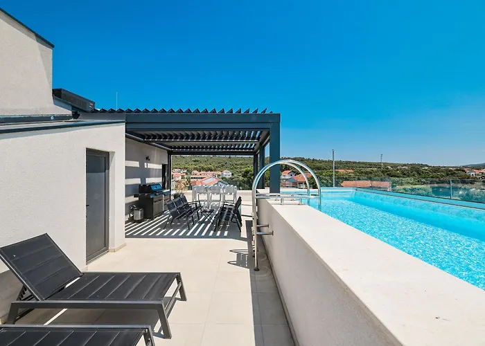 Penthouse Croatiendream With 3 Bedrooms, Pool And Sea View