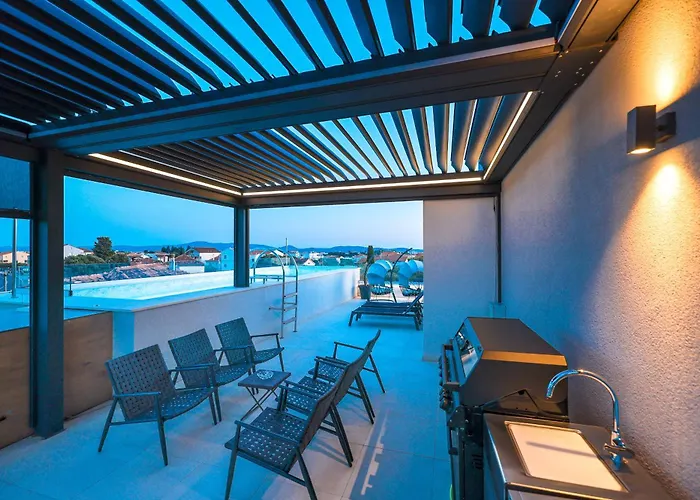 Penthouse Croatiendream With 3 Bedrooms, Pool And Sea View