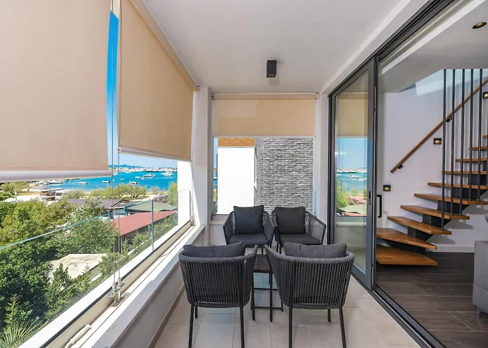 Penthouse Croatiendream With 3 Bedrooms, Pool And Sea View