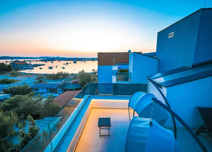 Penthouse Croatiendream With 3 Bedrooms, Pool And Sea View